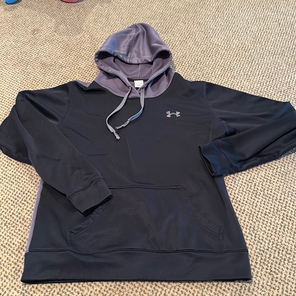 Men’s under armour sweatshirt